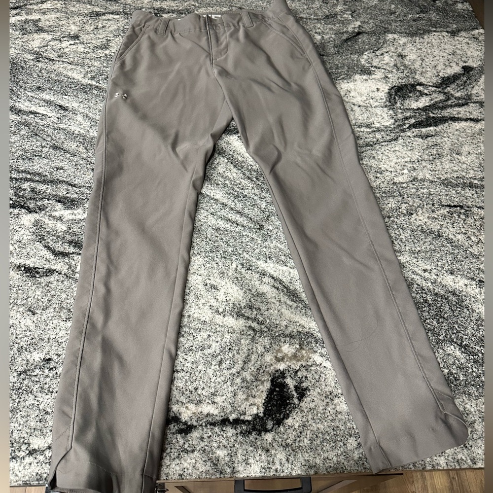 Tapered Fitted Women’s UA pants size 6